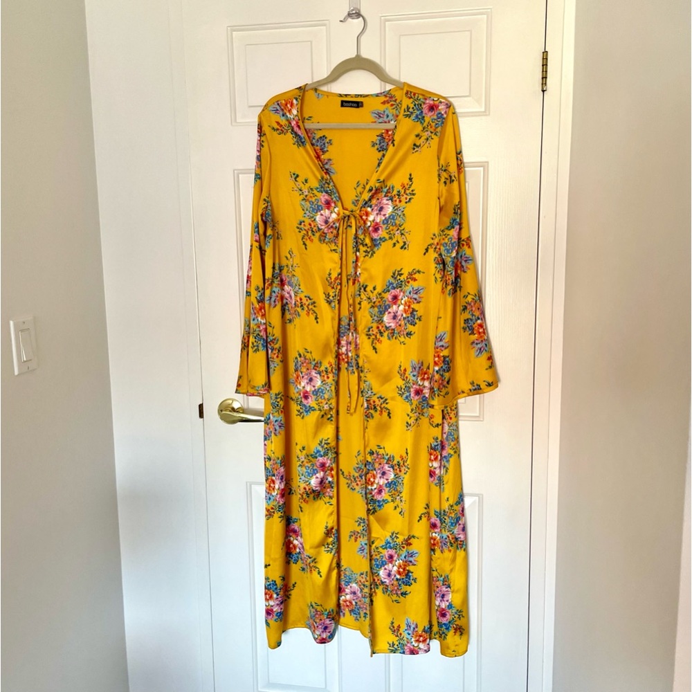 Boohoo Yellow Floral Robe